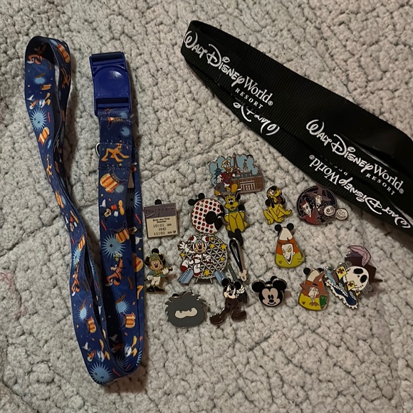 AUTHENTIC DISNEY PINS AND LANYARDS - Picture 1 of 2